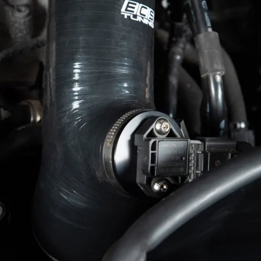 Turbo Outlet Hose ECS Tuning Para VW/Audi 1.4 T Jetta MK6, Golf, A3, Q3 ECS Tuning