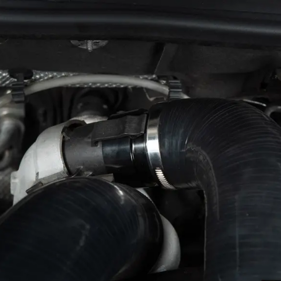 Turbo Outlet Hose ECS Tuning Para VW/Audi 1.4 T Jetta MK6, Golf, A3, Q3 ECS Tuning